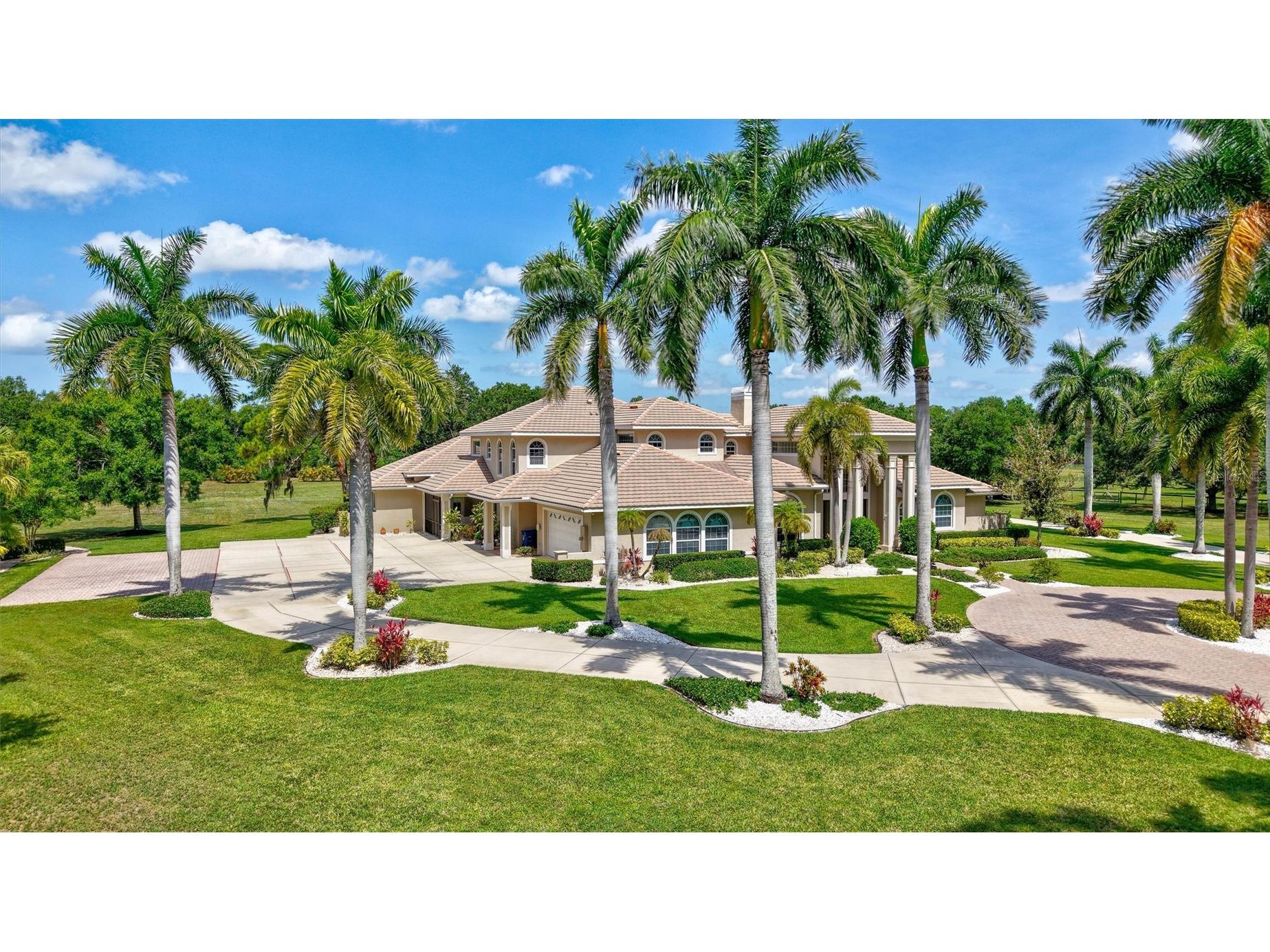 1045 Fox Creek Drive Sarasota FL 34240 A4694380 image2