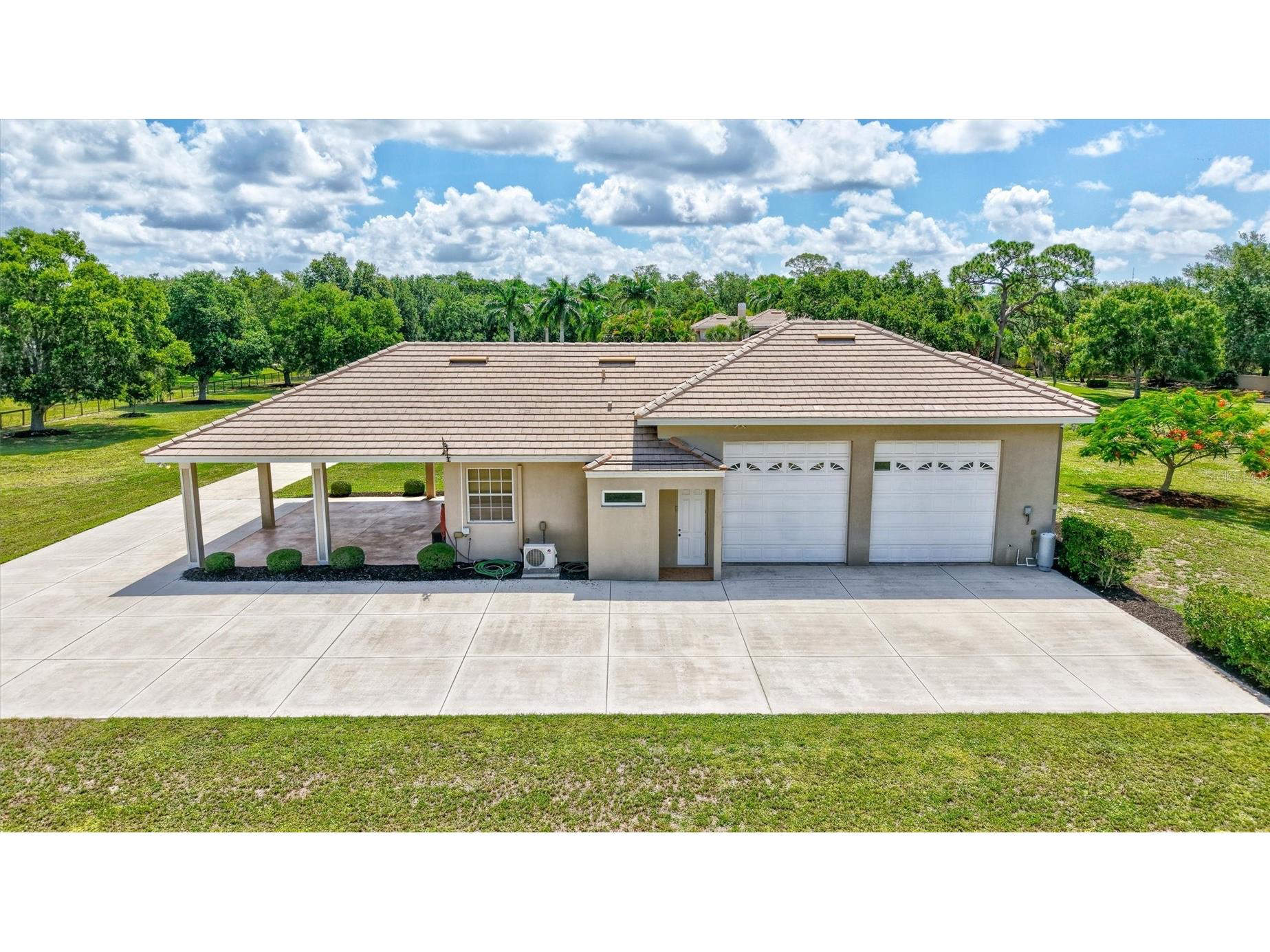 1045 Fox Creek Drive Sarasota FL 34240 A4694380 image21