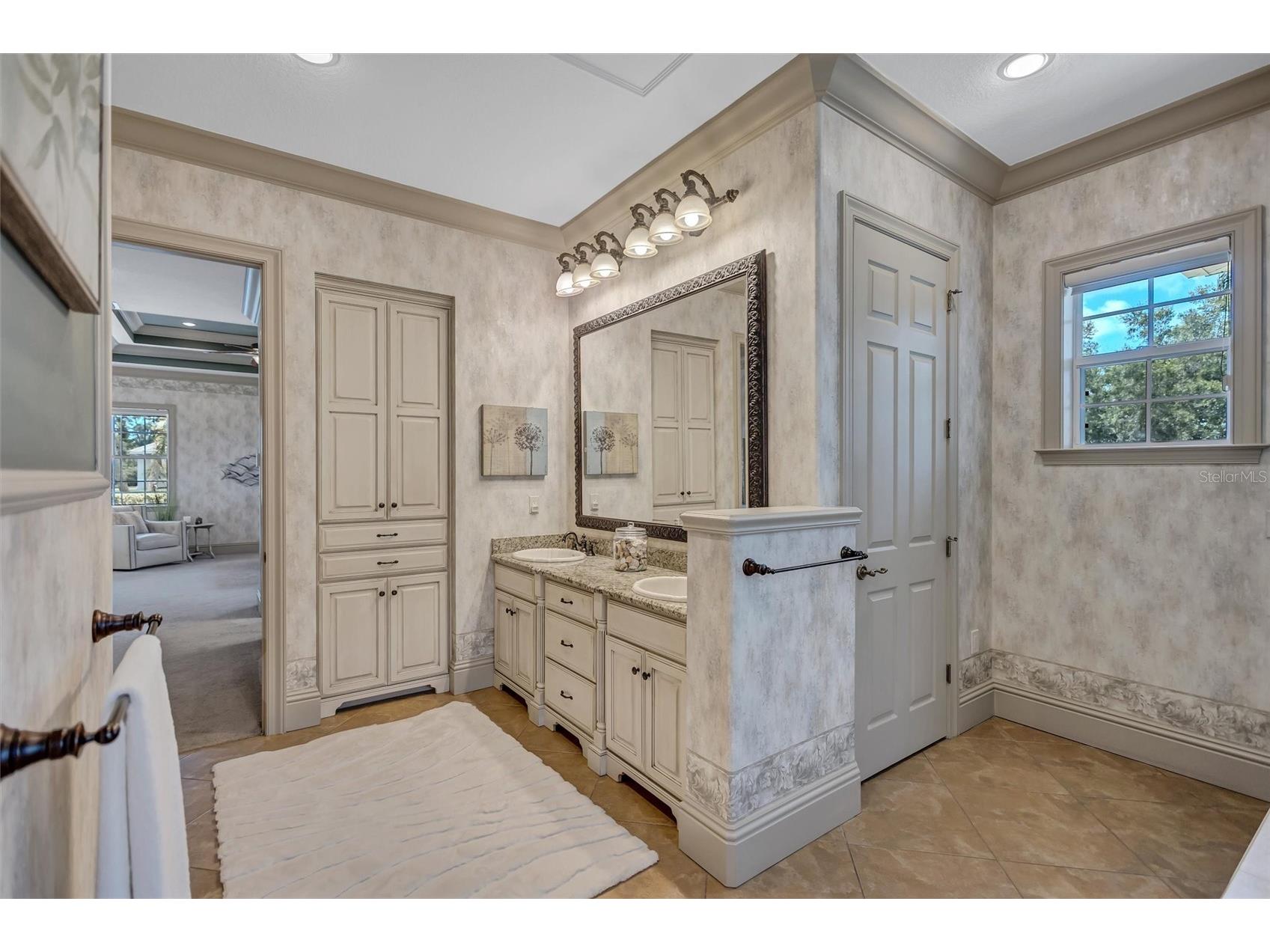 1045 Fox Creek Drive Sarasota FL 34240 A4694380 image34