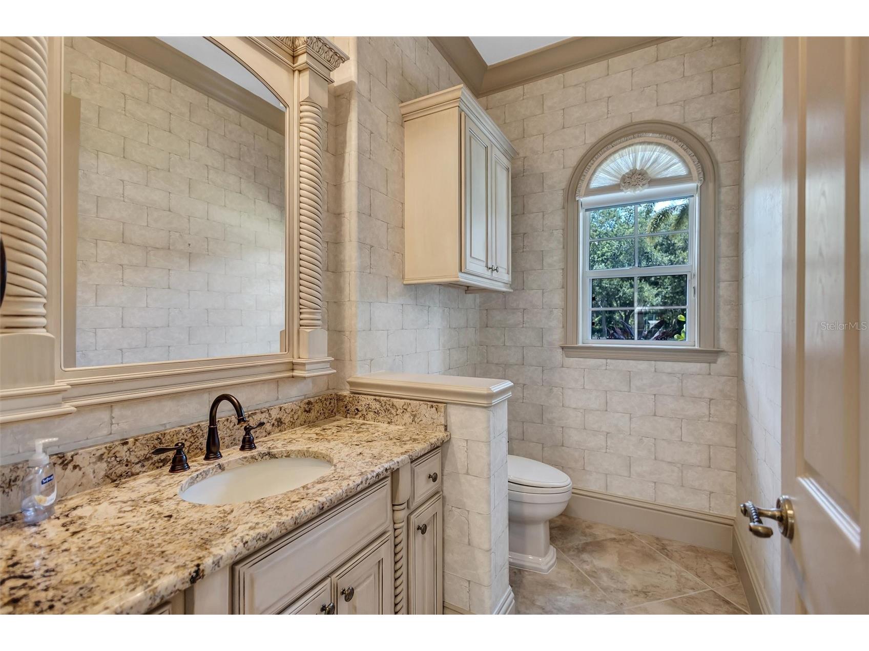 1045 Fox Creek Drive Sarasota FL 34240 A4694380 image35