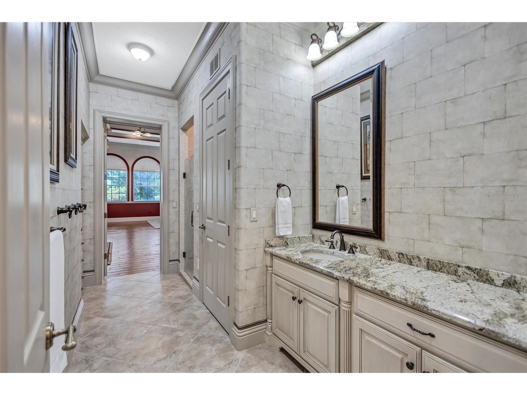 1045 Fox Creek Drive Sarasota FL 34240 A4694380 image52