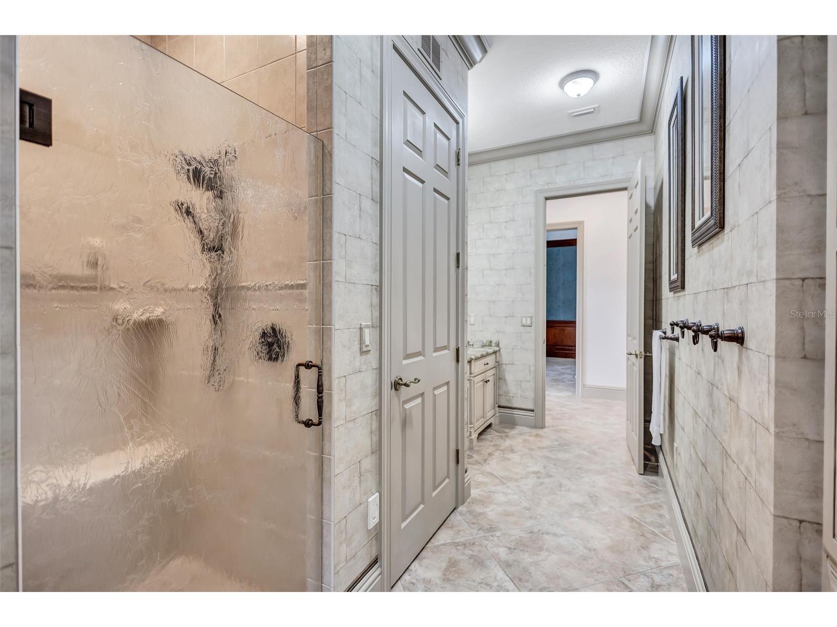 1045 Fox Creek Drive Sarasota FL 34240 A4694380 image53