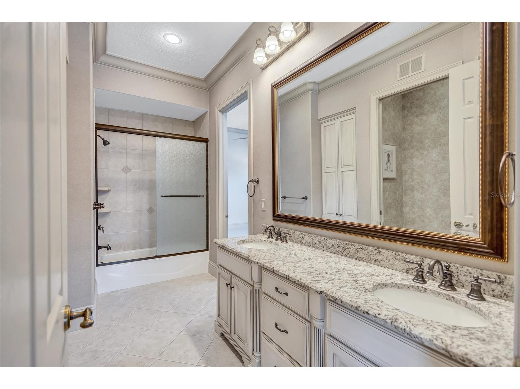 1045 Fox Creek Drive Sarasota FL 34240 A4694380 image63