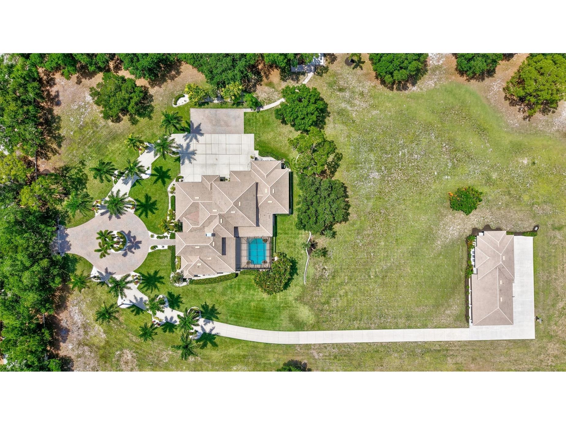 1045 Fox Creek Drive Sarasota FL 34240 A4694380 image7