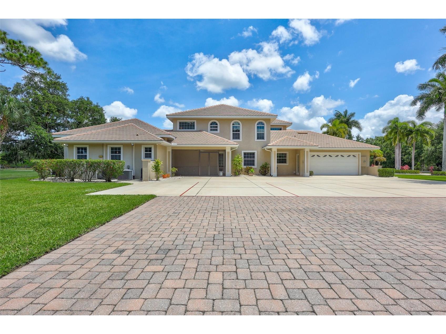 1045 Fox Creek Drive Sarasota FL 34240 A4694380 image8