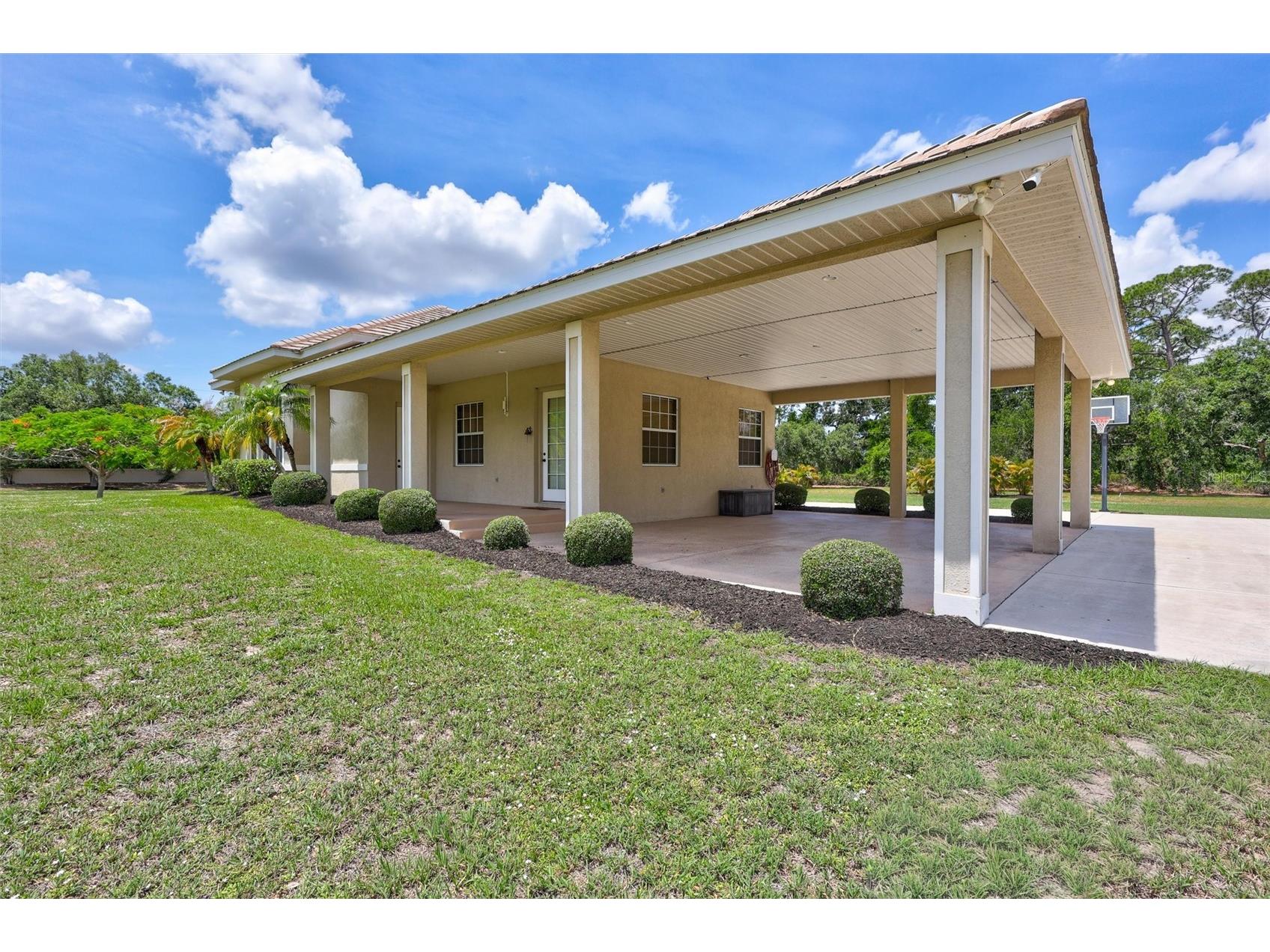 1045 Fox Creek Drive Sarasota FL 34240 A4694380 image85