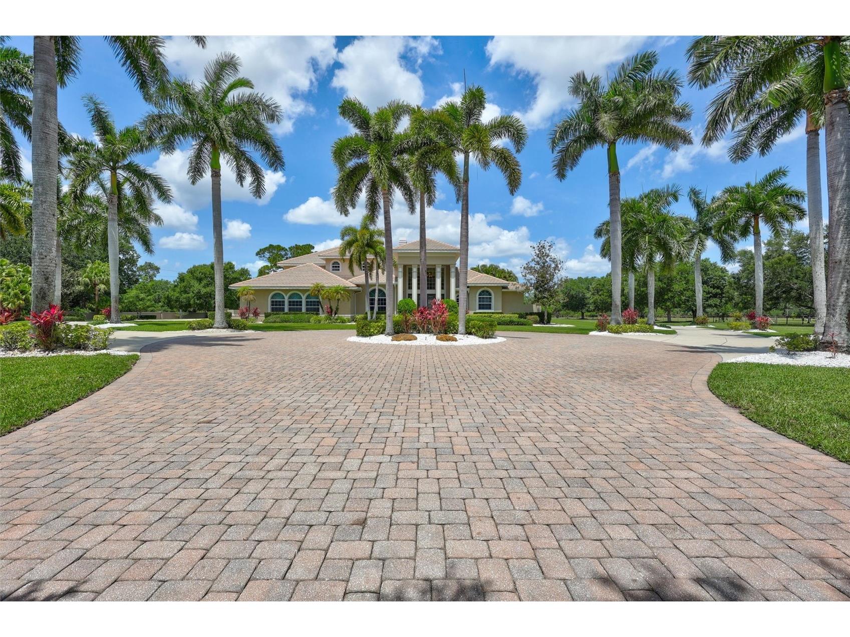 1045 Fox Creek Drive Sarasota FL 34240 A4694380 image9