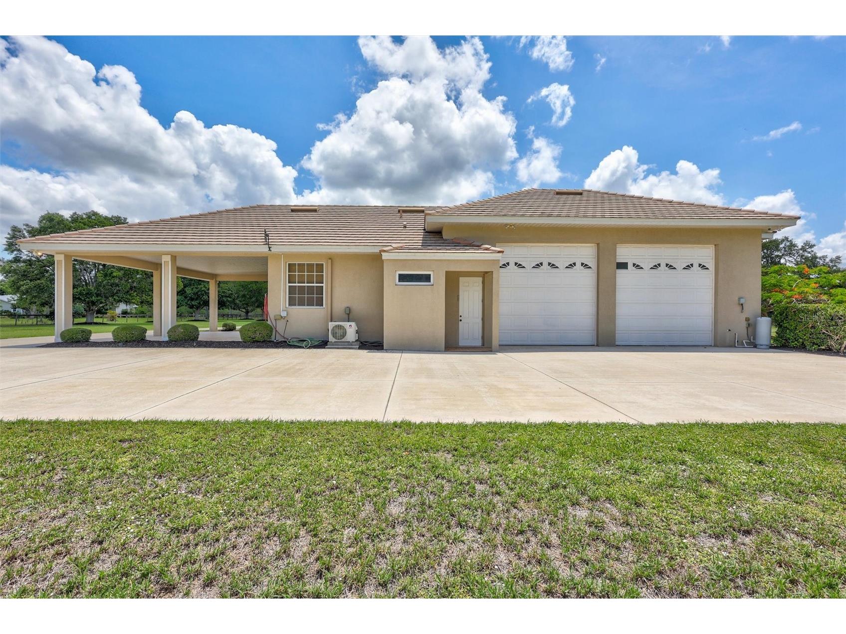 1045 Fox Creek Drive Sarasota FL 34240 A4694380 image92