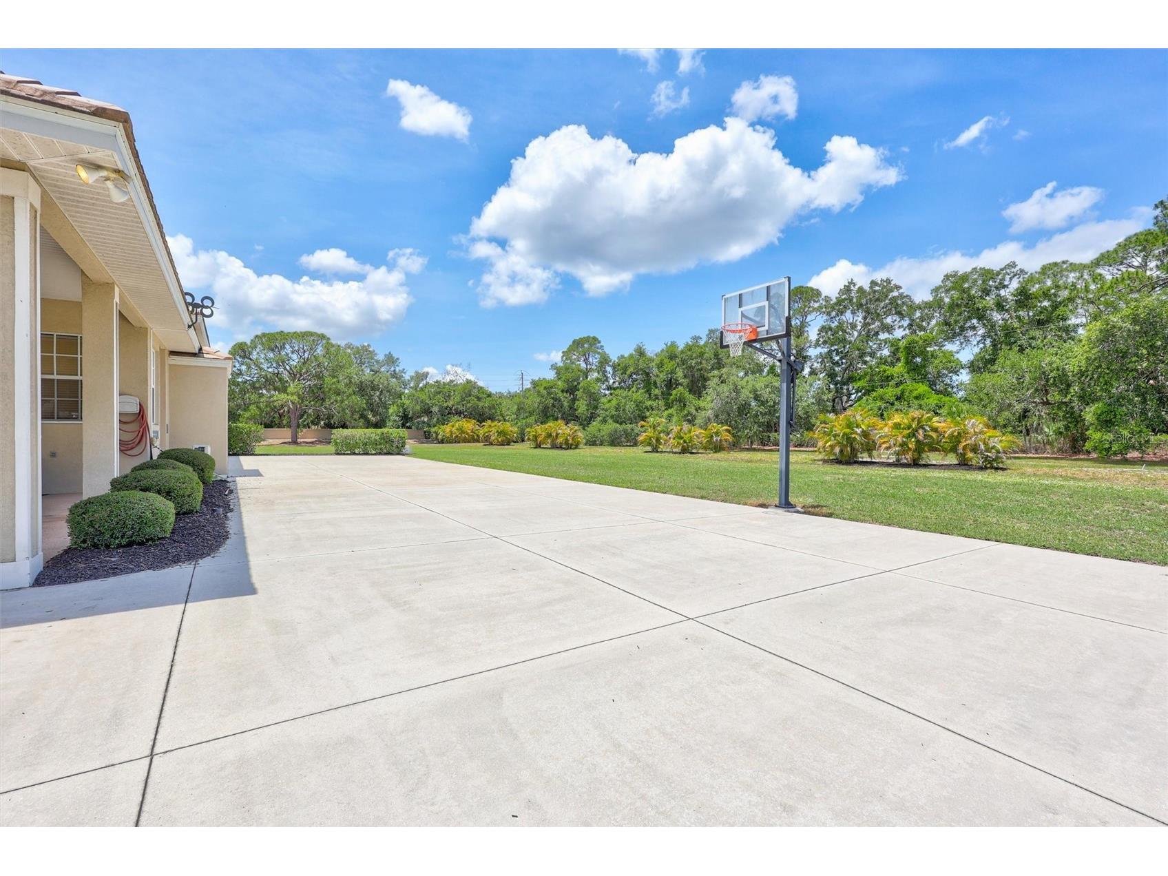 1045 Fox Creek Drive Sarasota FL 34240 A4694380 image94