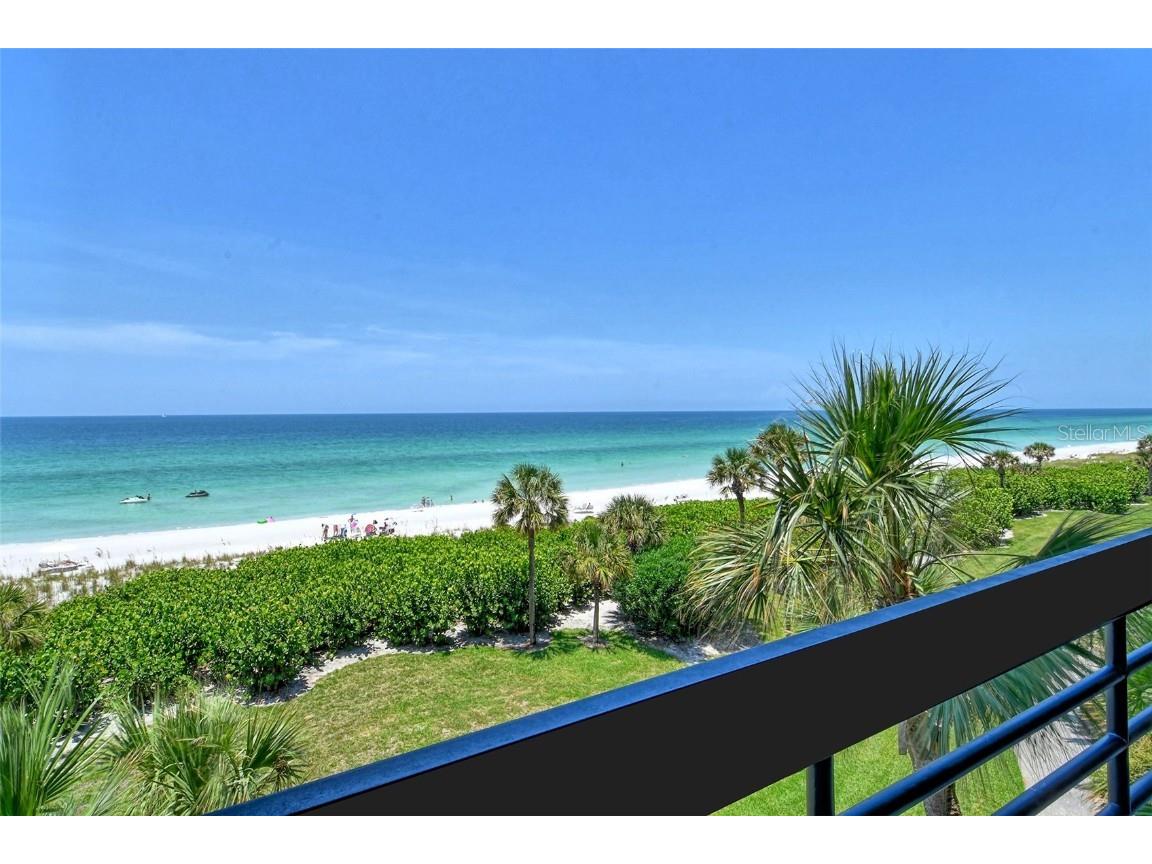 1045 Gulf Of Mexico Drive #302 Longboat Key FL 34228 - GULF OR MEXICO T3541223 image1