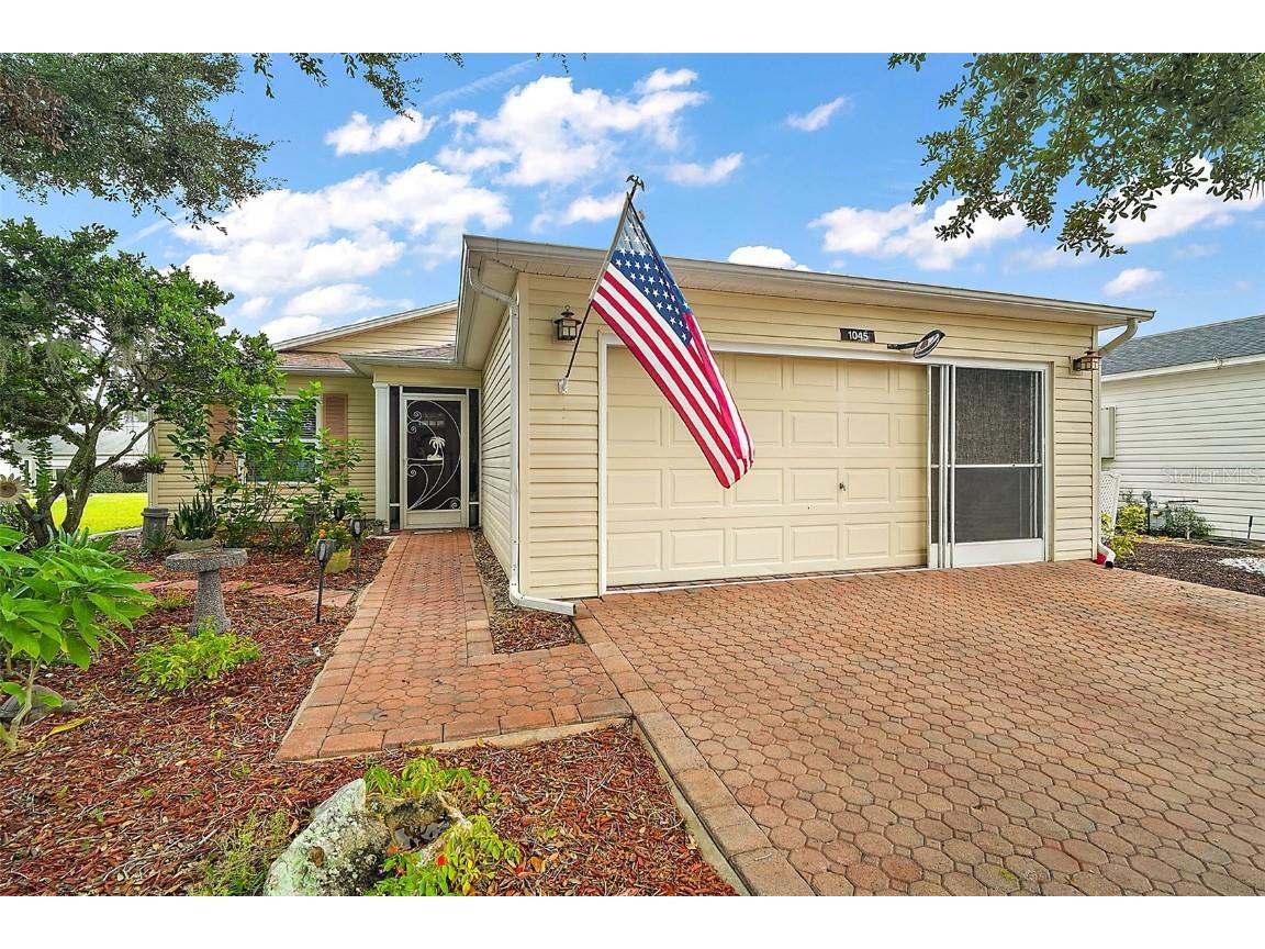1045 Meadowbend Drive Leesburg FL 34748 G5099689 image1