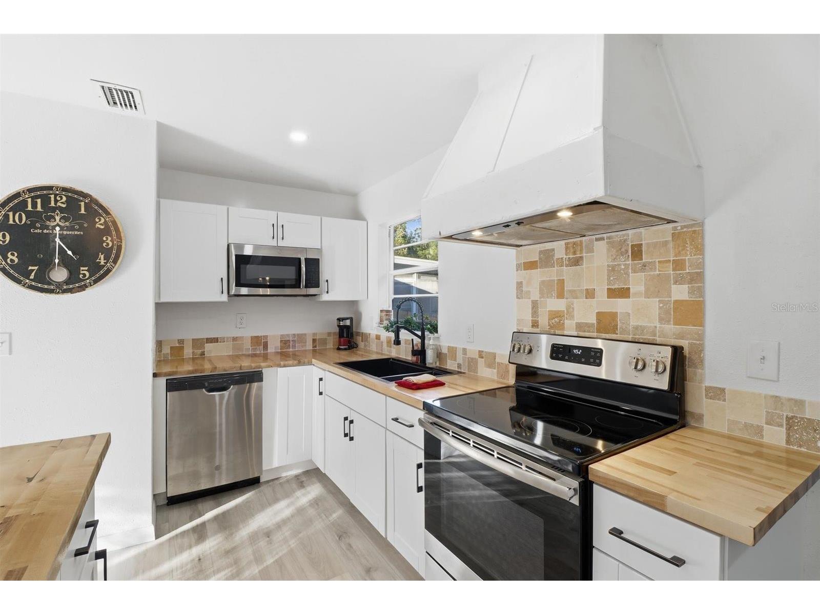 1045 N Fan Palm Point Crystal River FL 34429 TB8472159 image14