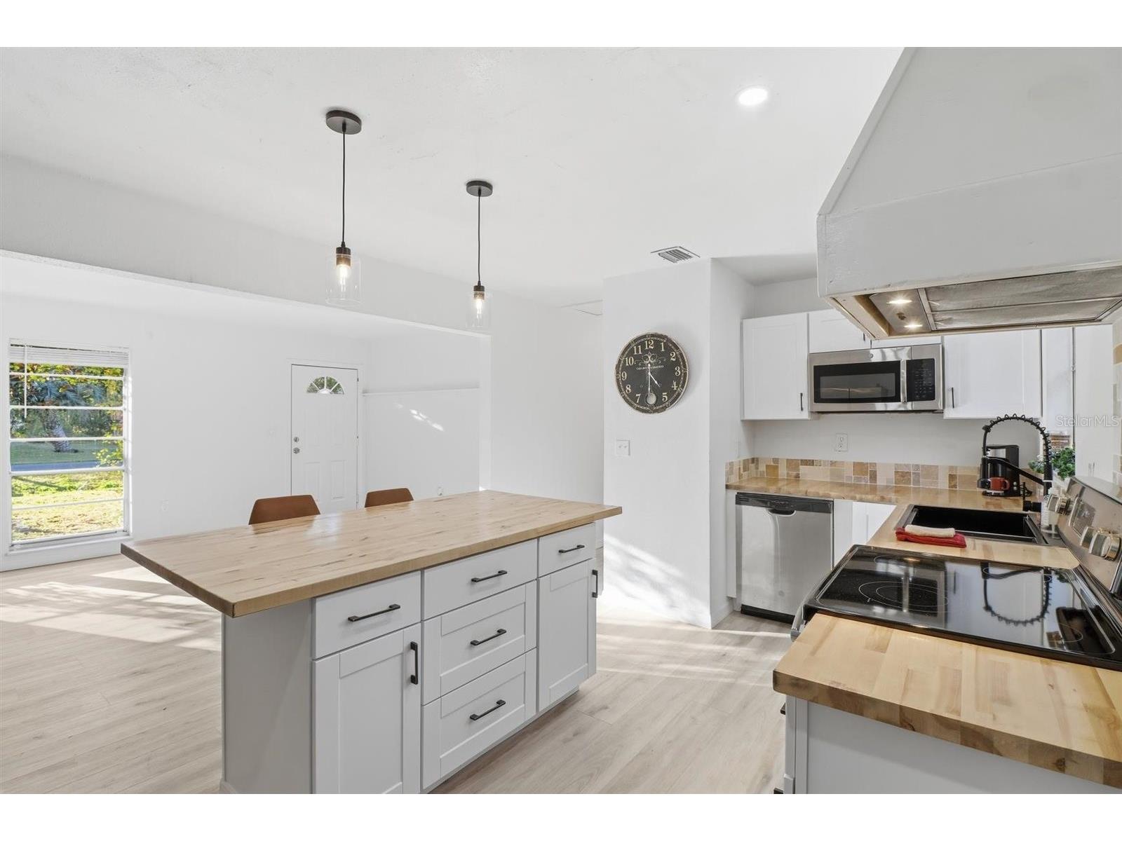 1045 N Fan Palm Point Crystal River FL 34429 TB8472159 image16