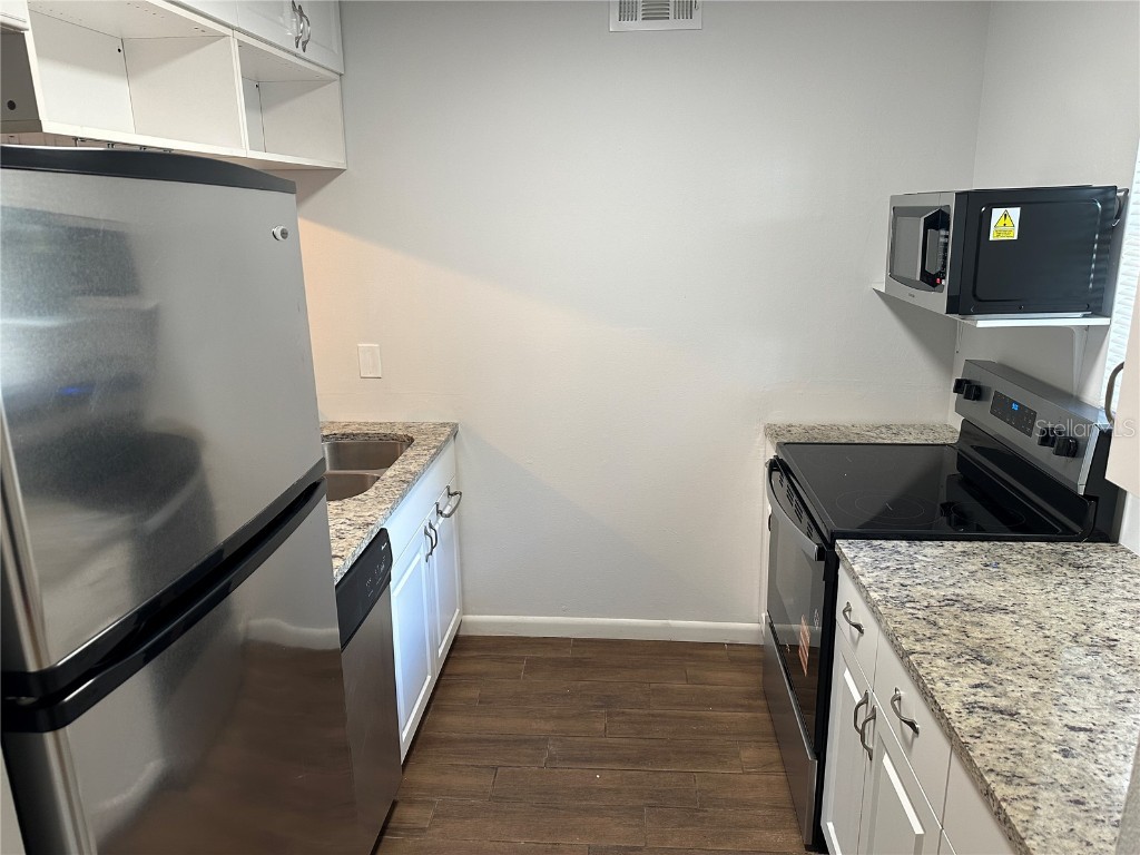 10453 Carrollbrook Circle #122 Tampa FL 33618 TB8444761 image3