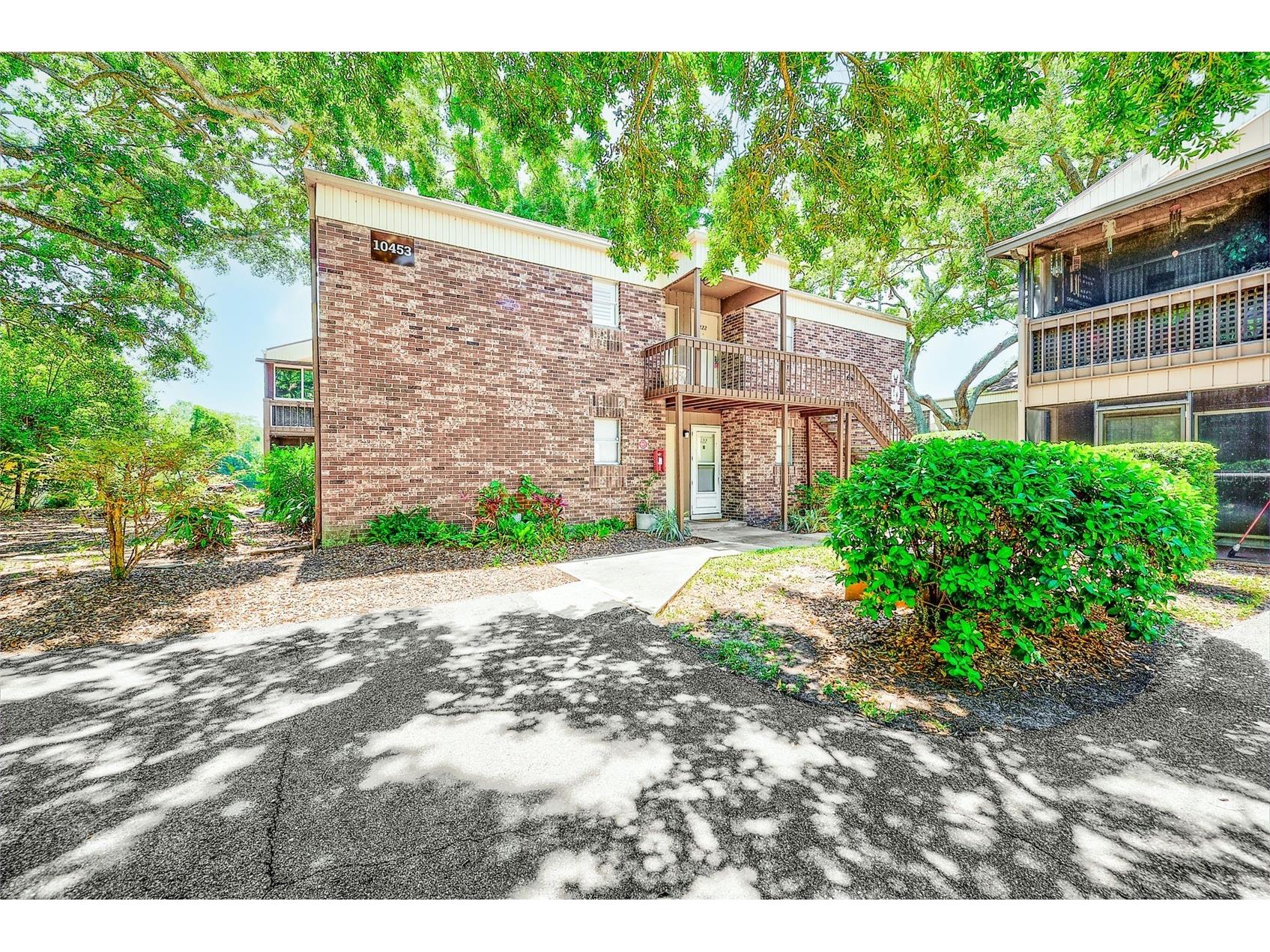 10453 Carrollbrook Circle #222 Tampa FL 33618 TB8522937 image1