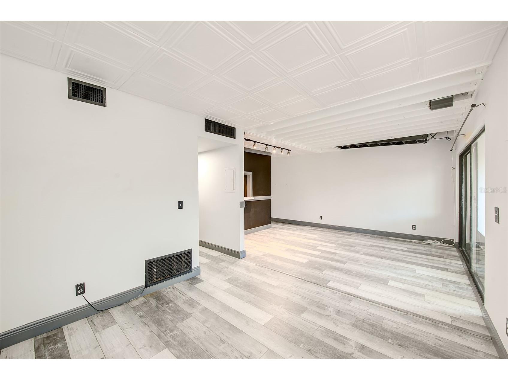 10453 Carrollbrook Circle #222 Tampa FL 33618 TB8522937 image10