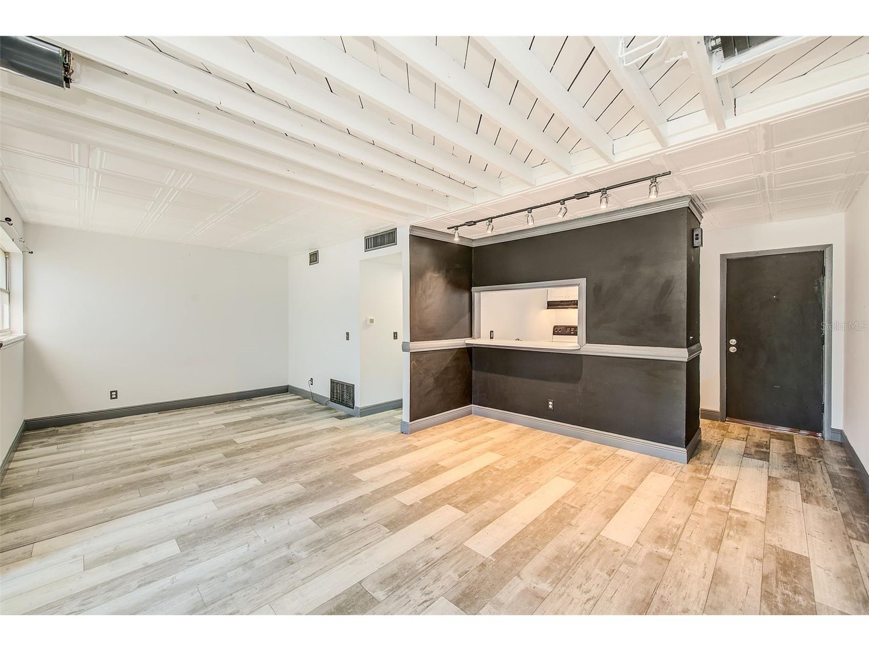 10453 Carrollbrook Circle #222 Tampa FL 33618 TB8522937 image3