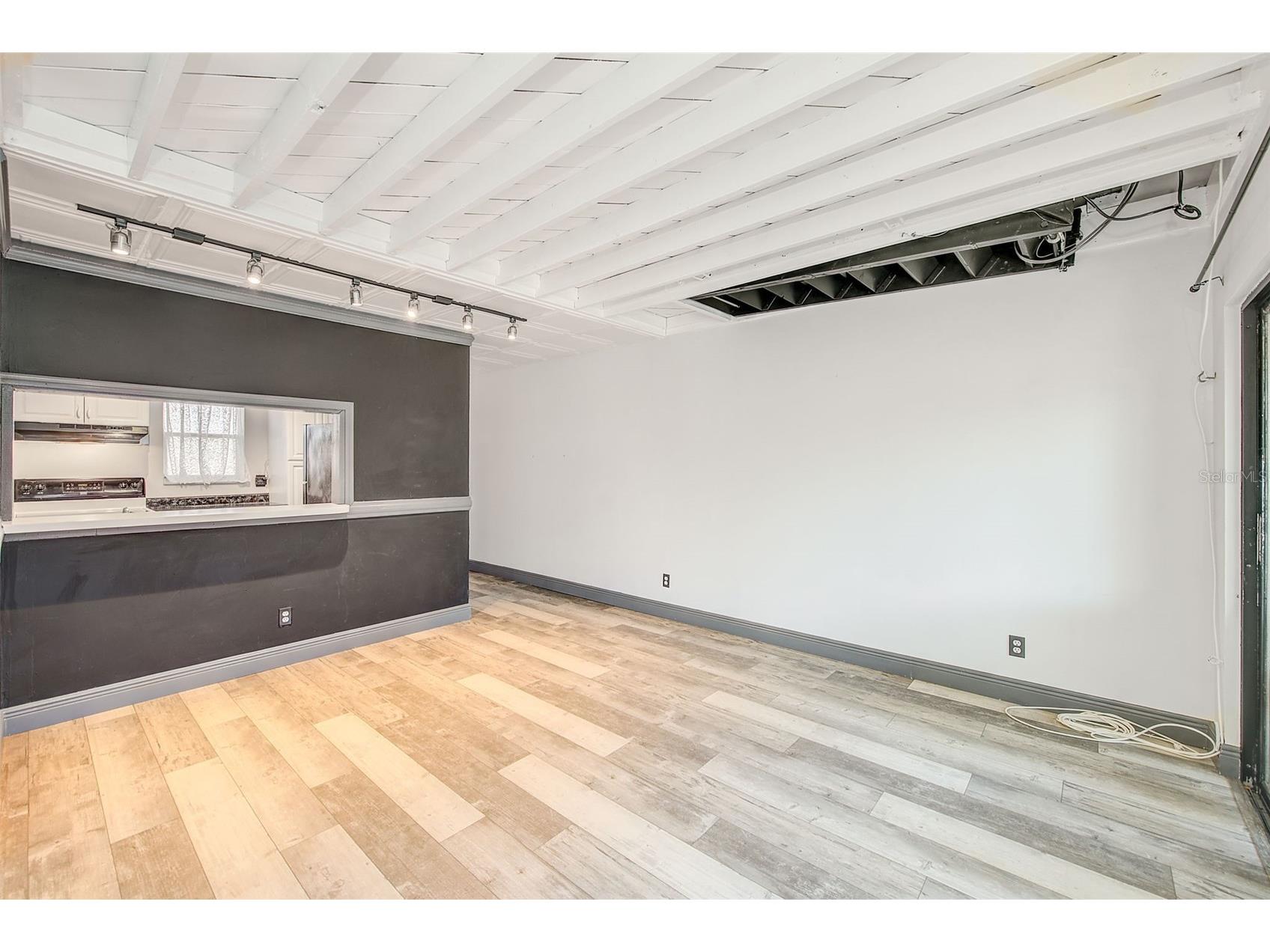 10453 Carrollbrook Circle #222 Tampa FL 33618 TB8522937 image4