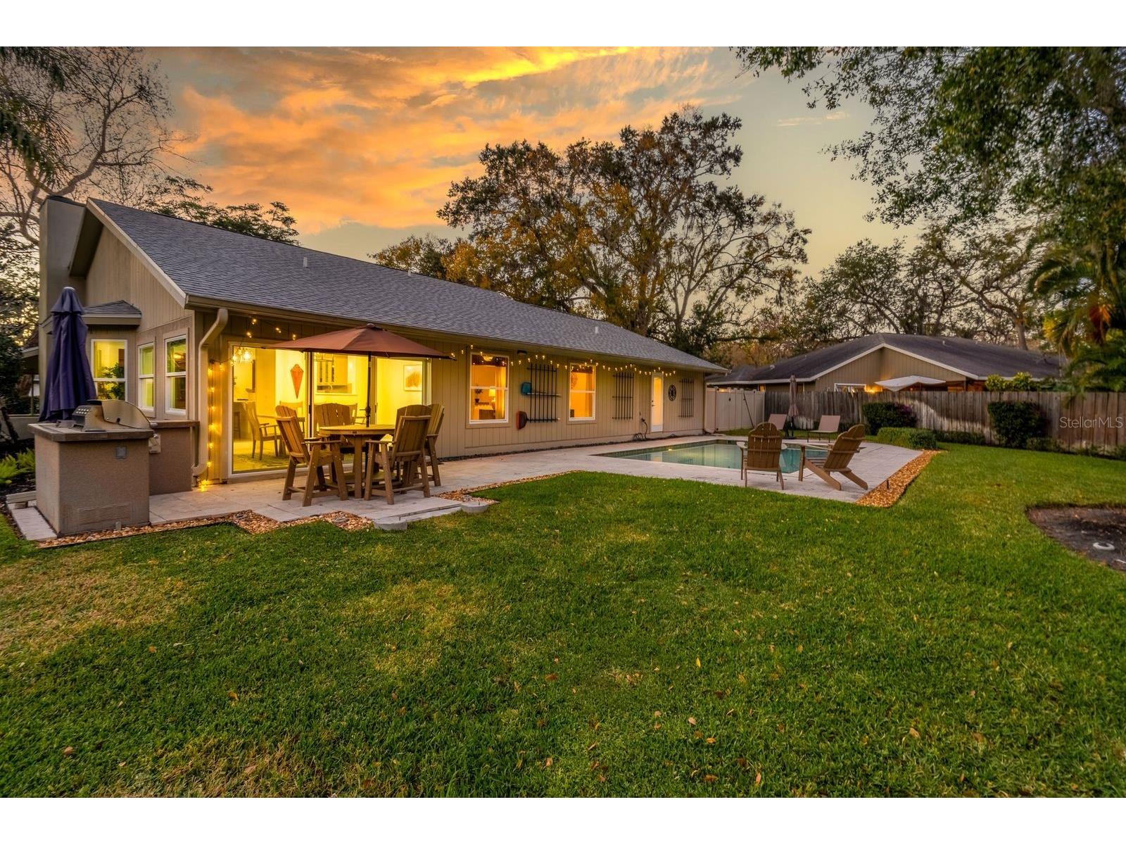 1046 Greystone Lane Sarasota FL 34232 A4672895 image2