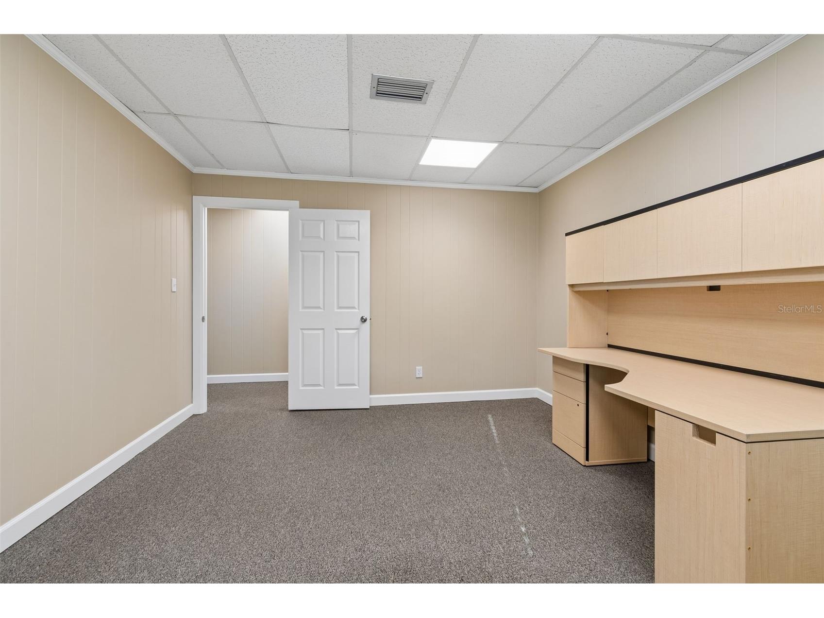 1046 W Busch Boulevard #100 Tampa FL 33612 TB8477712 image11