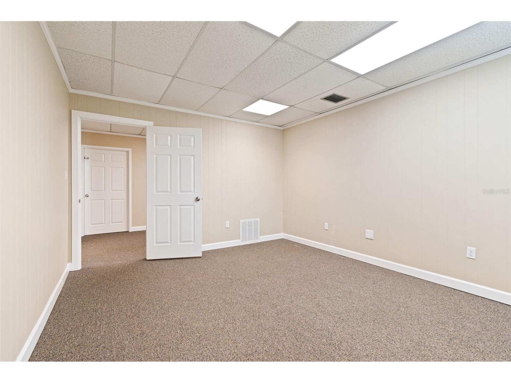 1046 W Busch Boulevard #100 Tampa FL 33612 TB8477712 image14