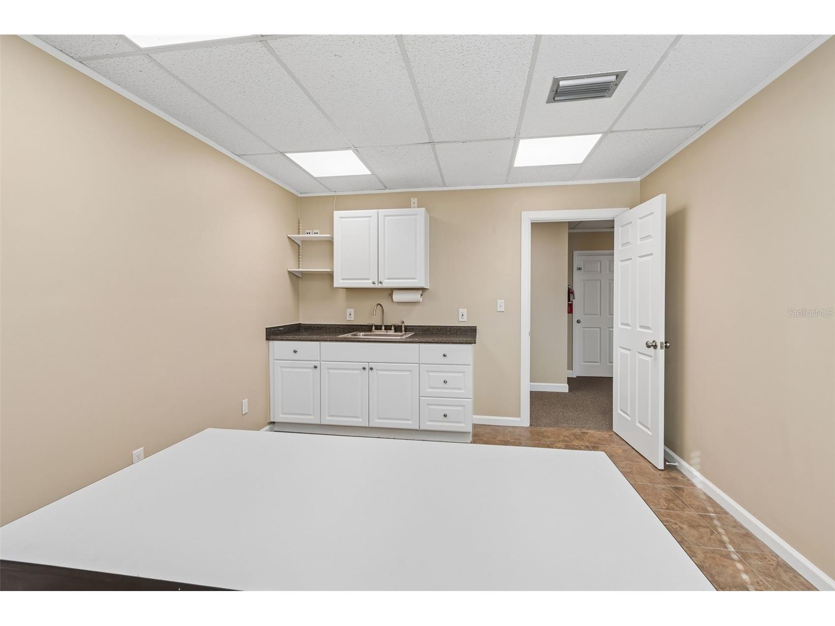 1046 W Busch Boulevard #100 Tampa FL 33612 TB8477712 image18