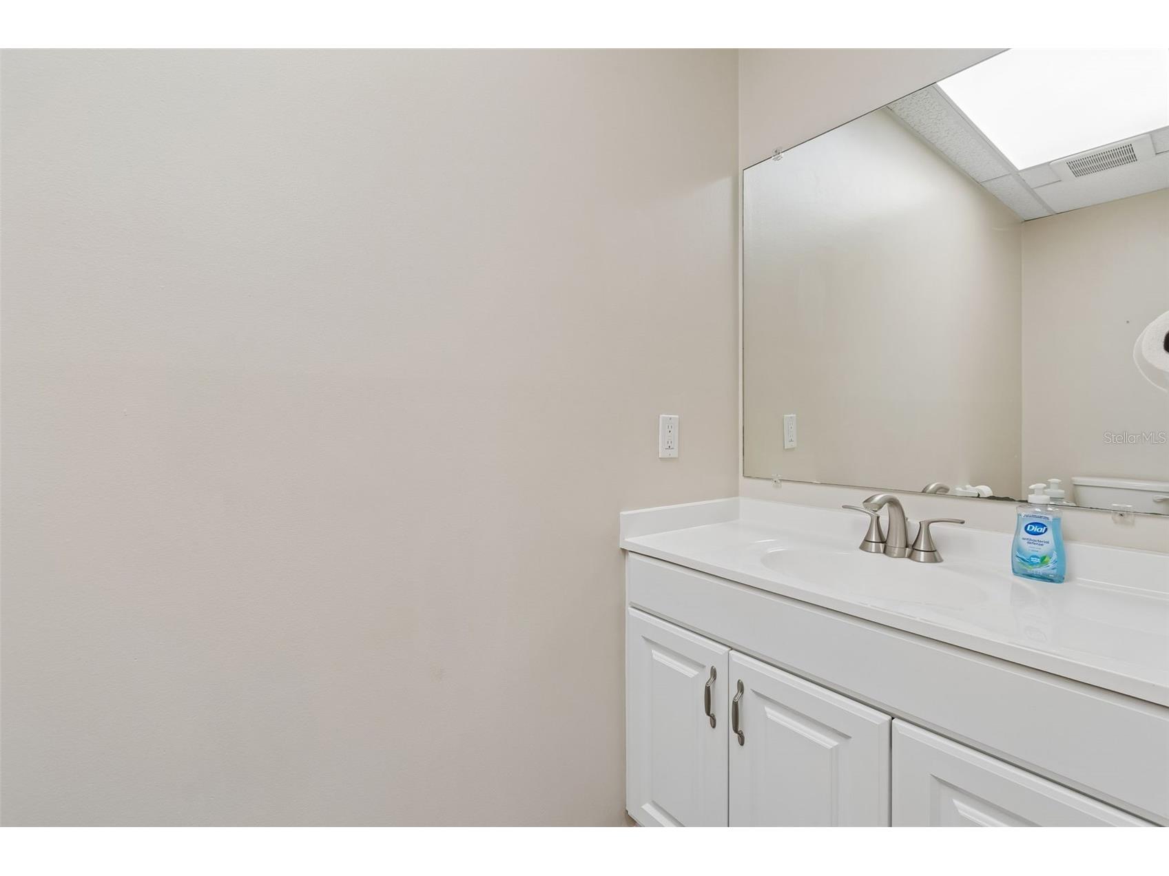 1046 W Busch Boulevard #100 Tampa FL 33612 TB8477712 image21