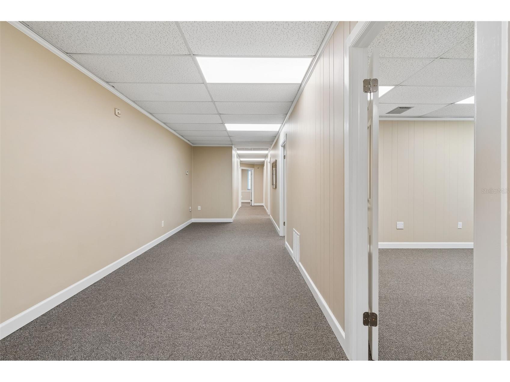 1046 W Busch Boulevard #100 Tampa FL 33612 TB8477712 image22