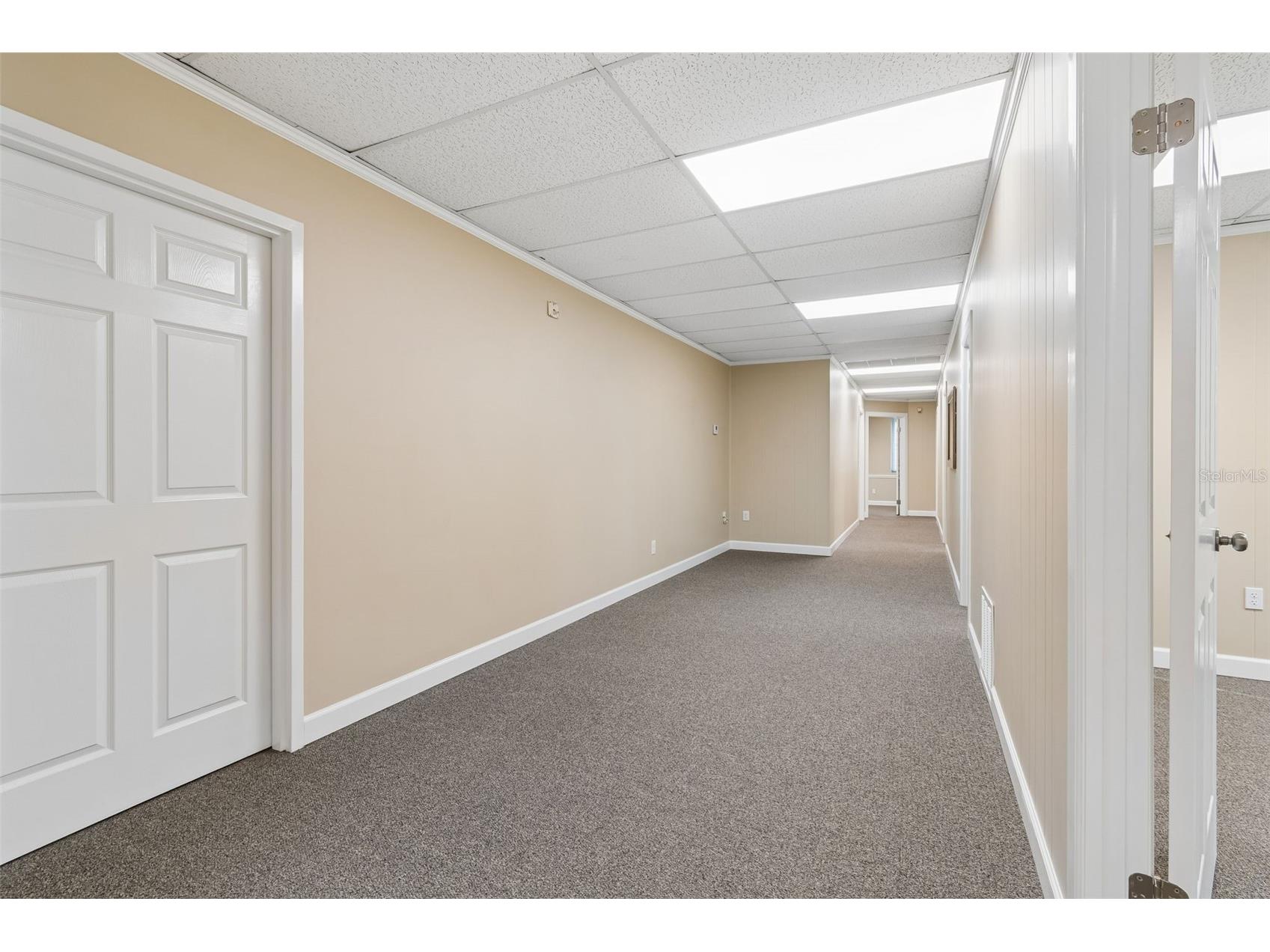 1046 W Busch Boulevard #100 Tampa FL 33612 TB8477712 image23