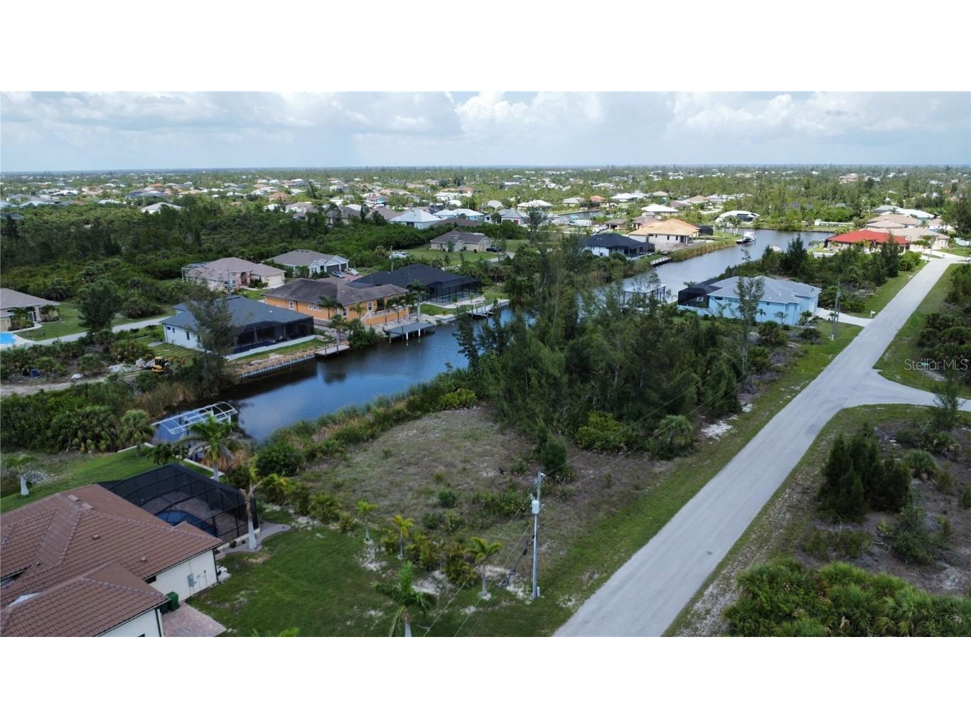 10462 Poughkeepsie Circle Port Charlotte FL 33981 - POUGHKEEPSIE WATERWAY O6318478 image10