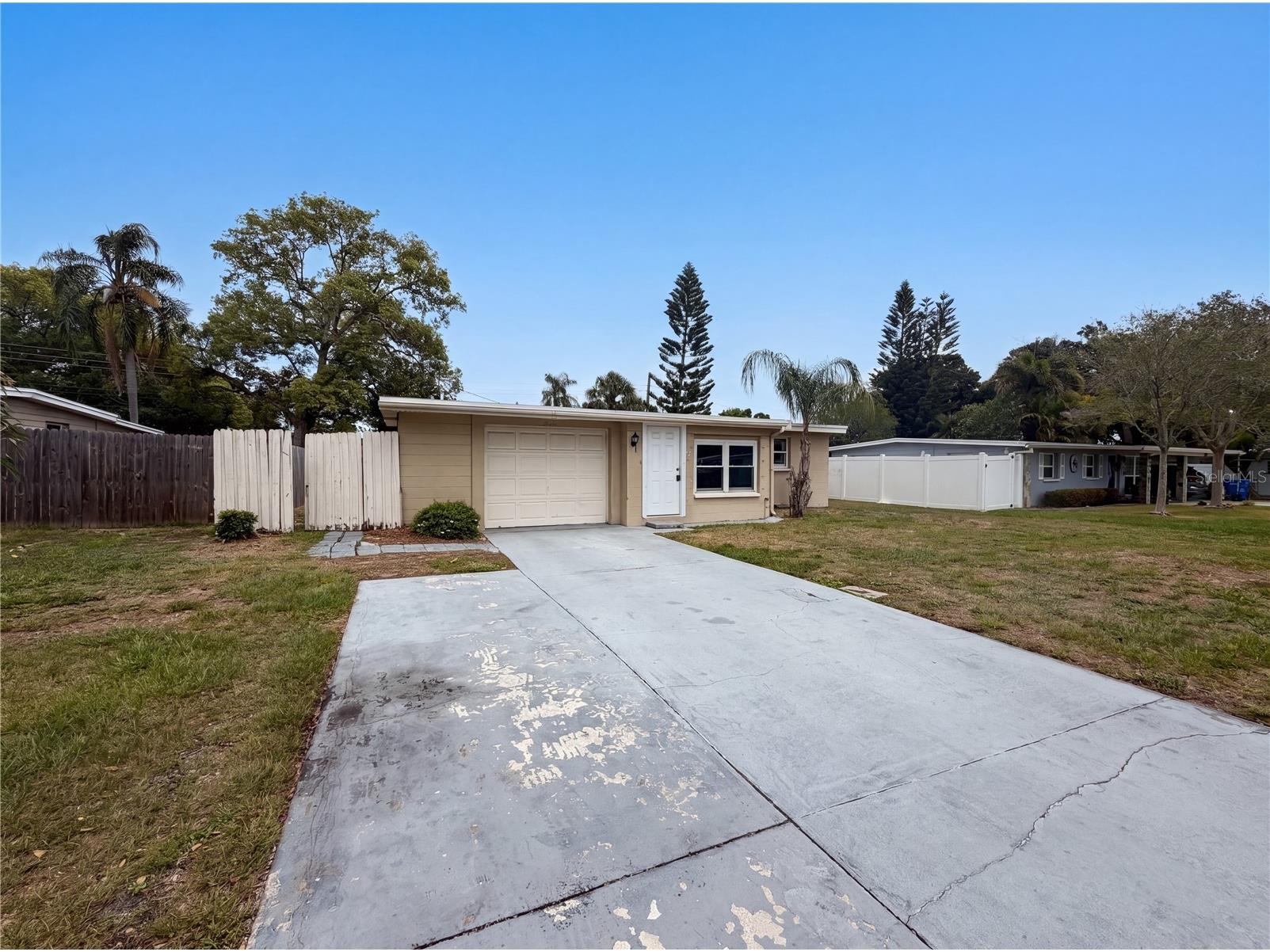 10463 110th Avenue Largo FL 33773 TB8508464 image1