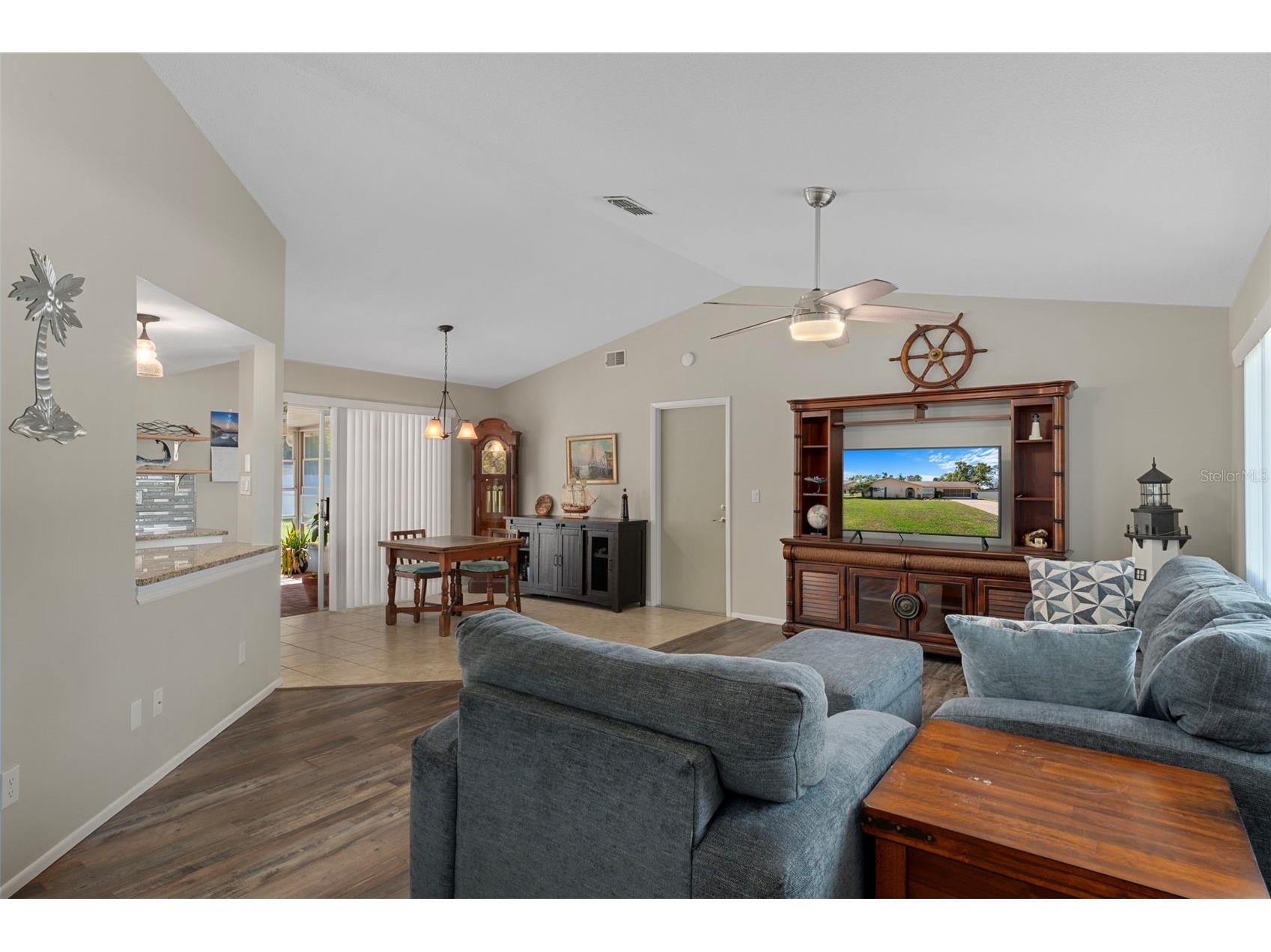 10464 Mayflower Road Spring Hill FL 34608 W7884894 image5
