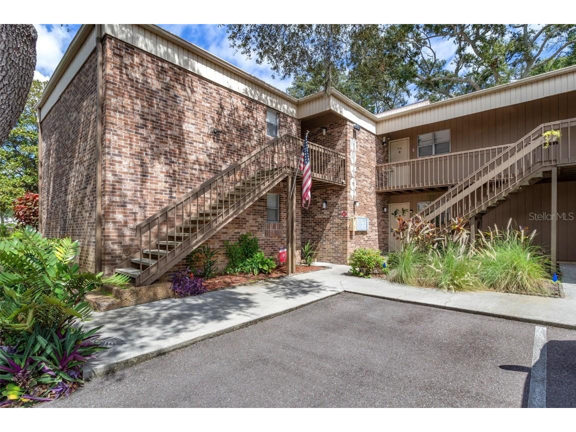 10465 Carrollbrook Circle #216 Tampa FL 33618 T3475880 image1