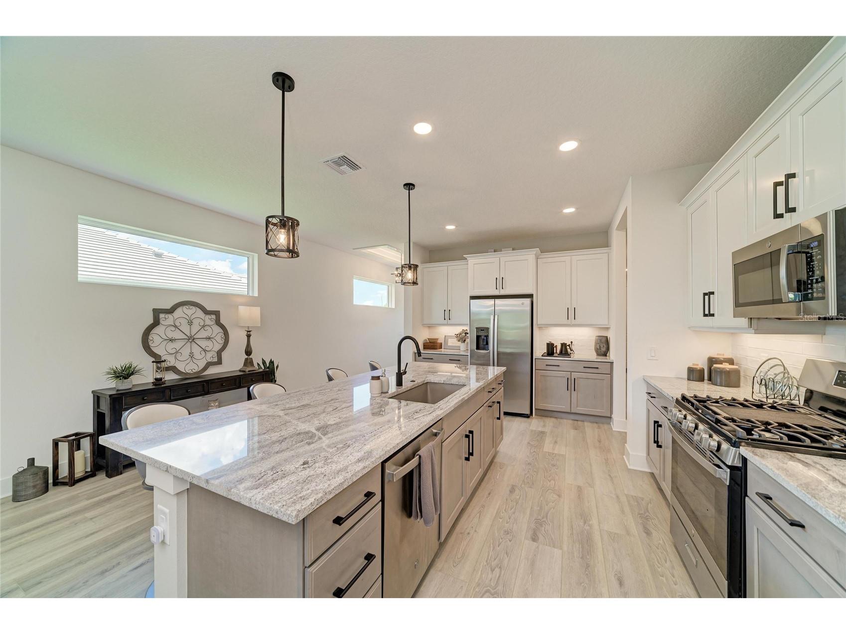 1047 Waterline Court Sarasota FL 34240 A4696353 image16