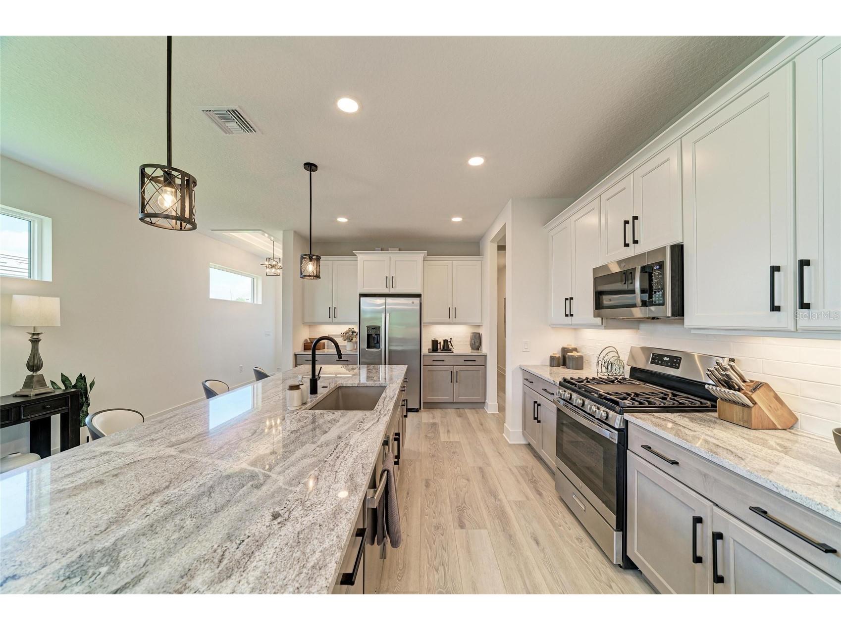 1047 Waterline Court Sarasota FL 34240 A4696353 image17