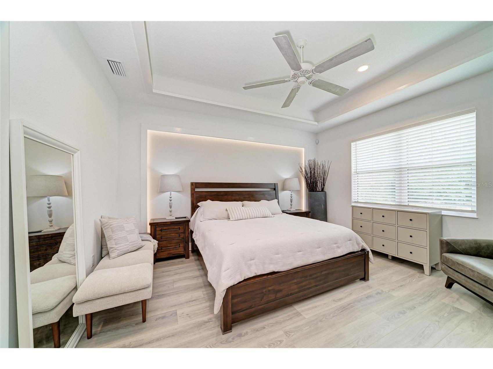 1047 Waterline Court Sarasota FL 34240 A4696353 image25