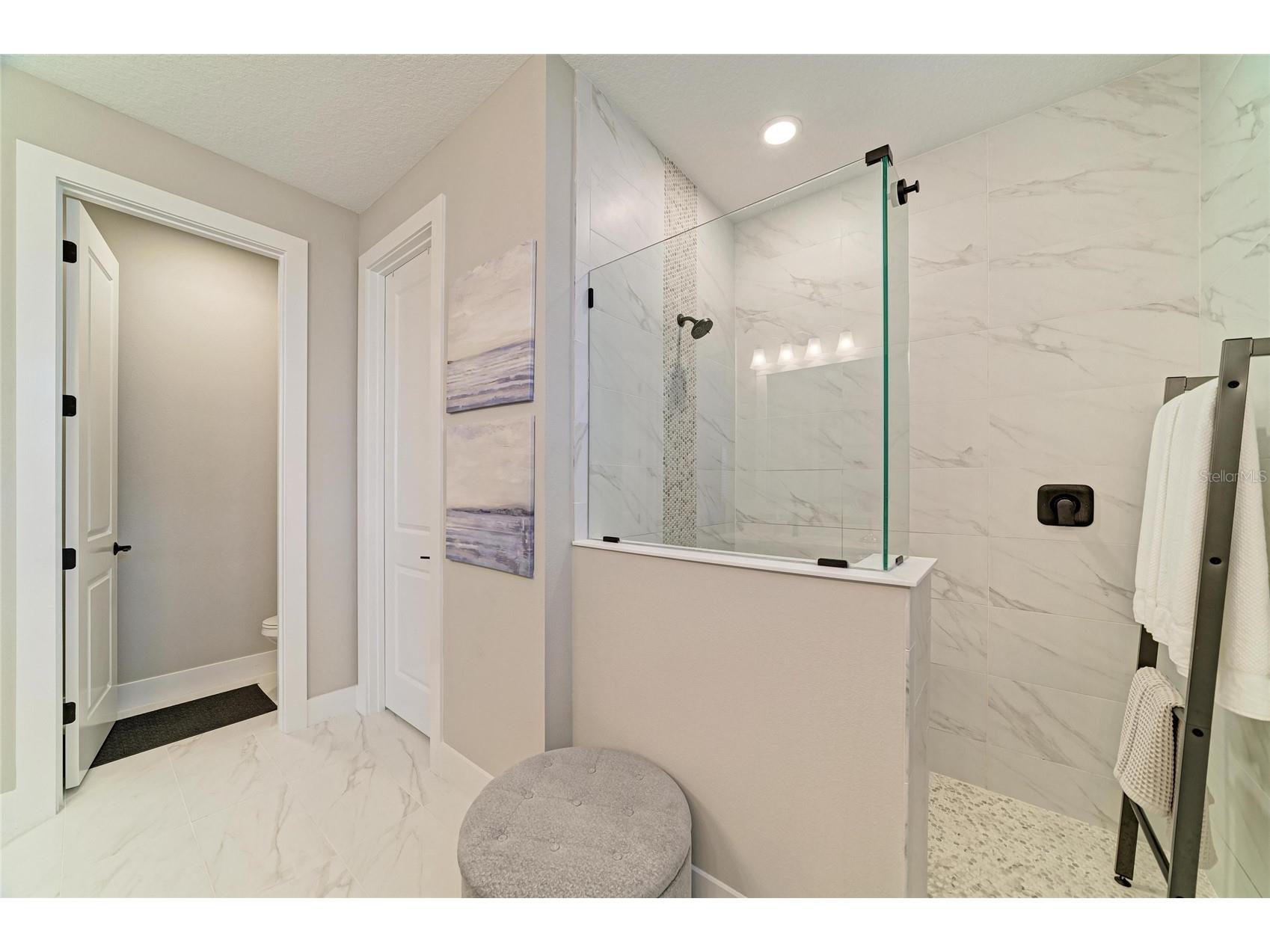 1047 Waterline Court Sarasota FL 34240 A4696353 image29