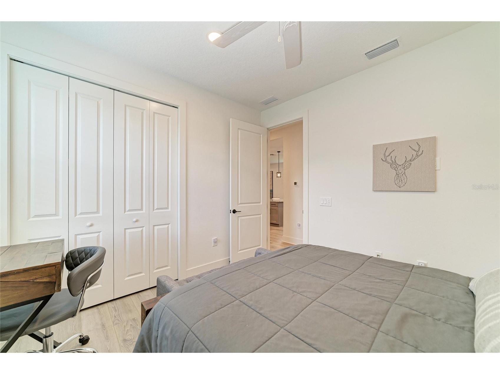 1047 Waterline Court Sarasota FL 34240 A4696353 image32