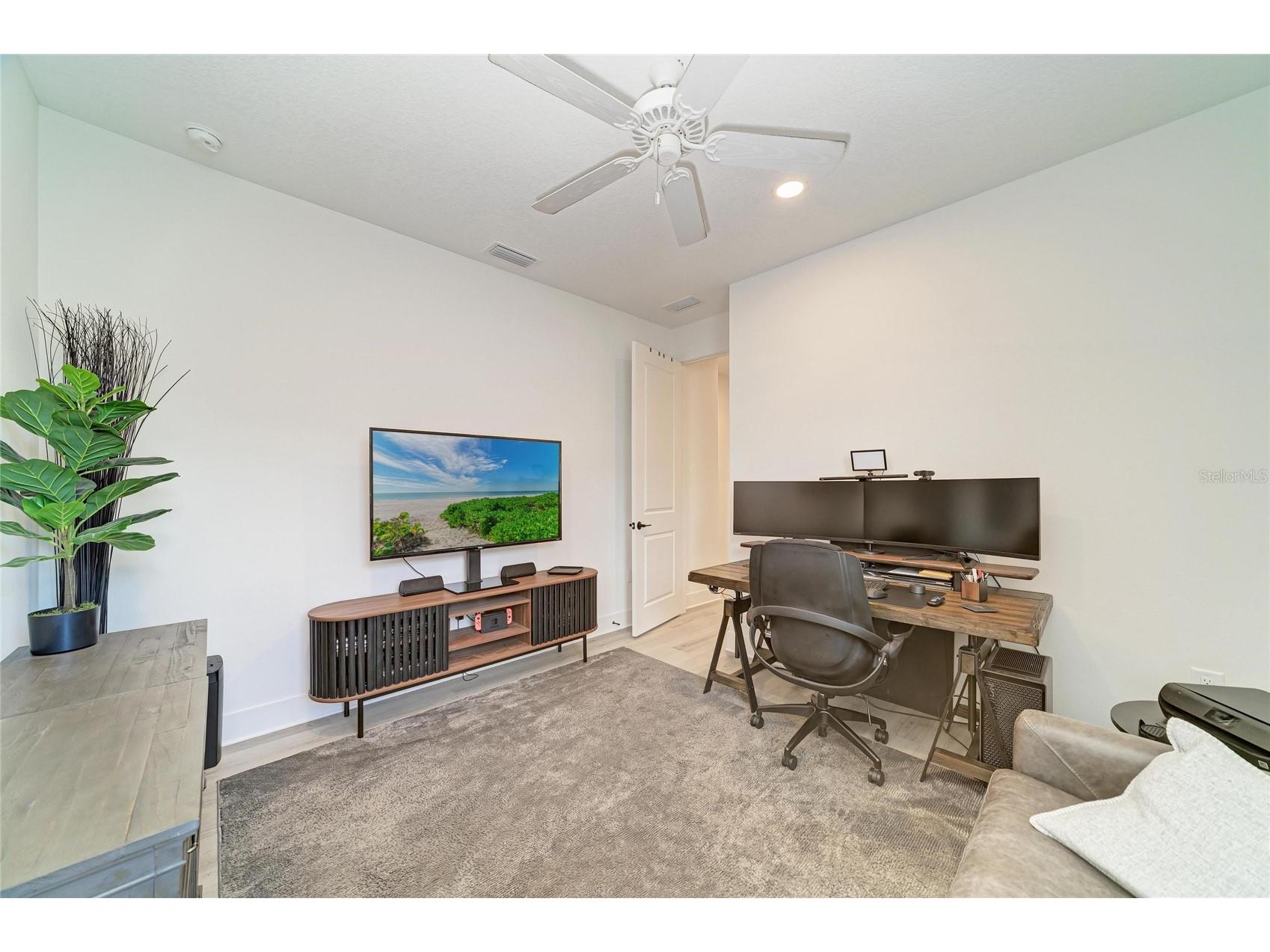 1047 Waterline Court Sarasota FL 34240 A4696353 image36