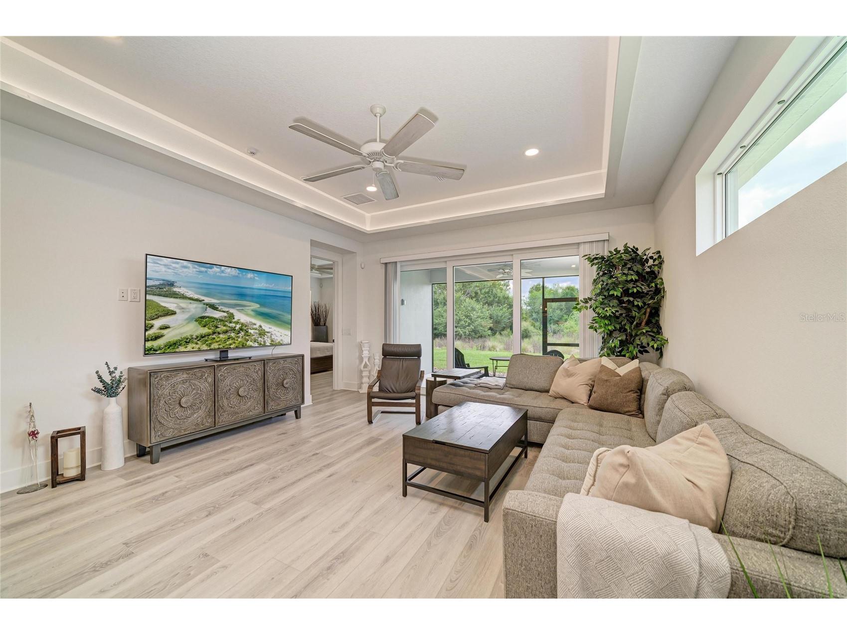 1047 Waterline Court Sarasota FL 34240 A4696353 image4