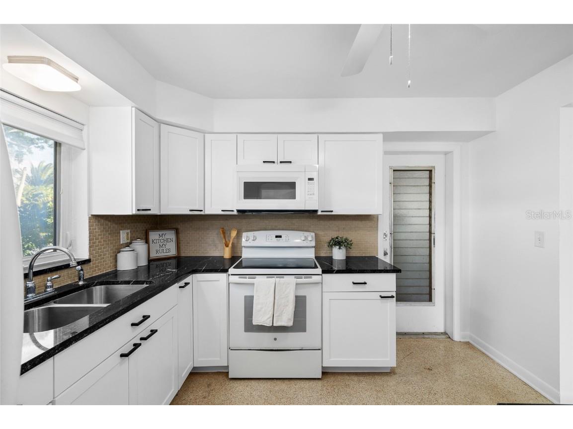 1048 Charles Street Clearwater FL 33755 - ST JOSEPH SOUND TB8429207 image12