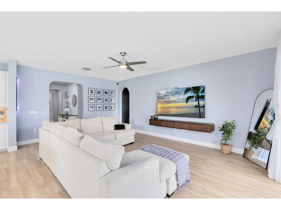 1048 Fountain Coin Loop Orlando FL 32828 O6370152 image14