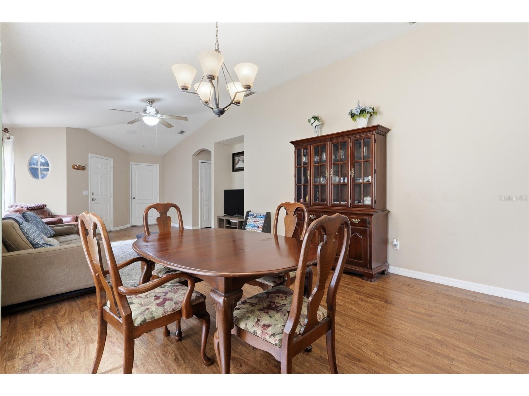 1048 Lake Shore Ranch Drive Seffner FL 33584 TB8464851 image5