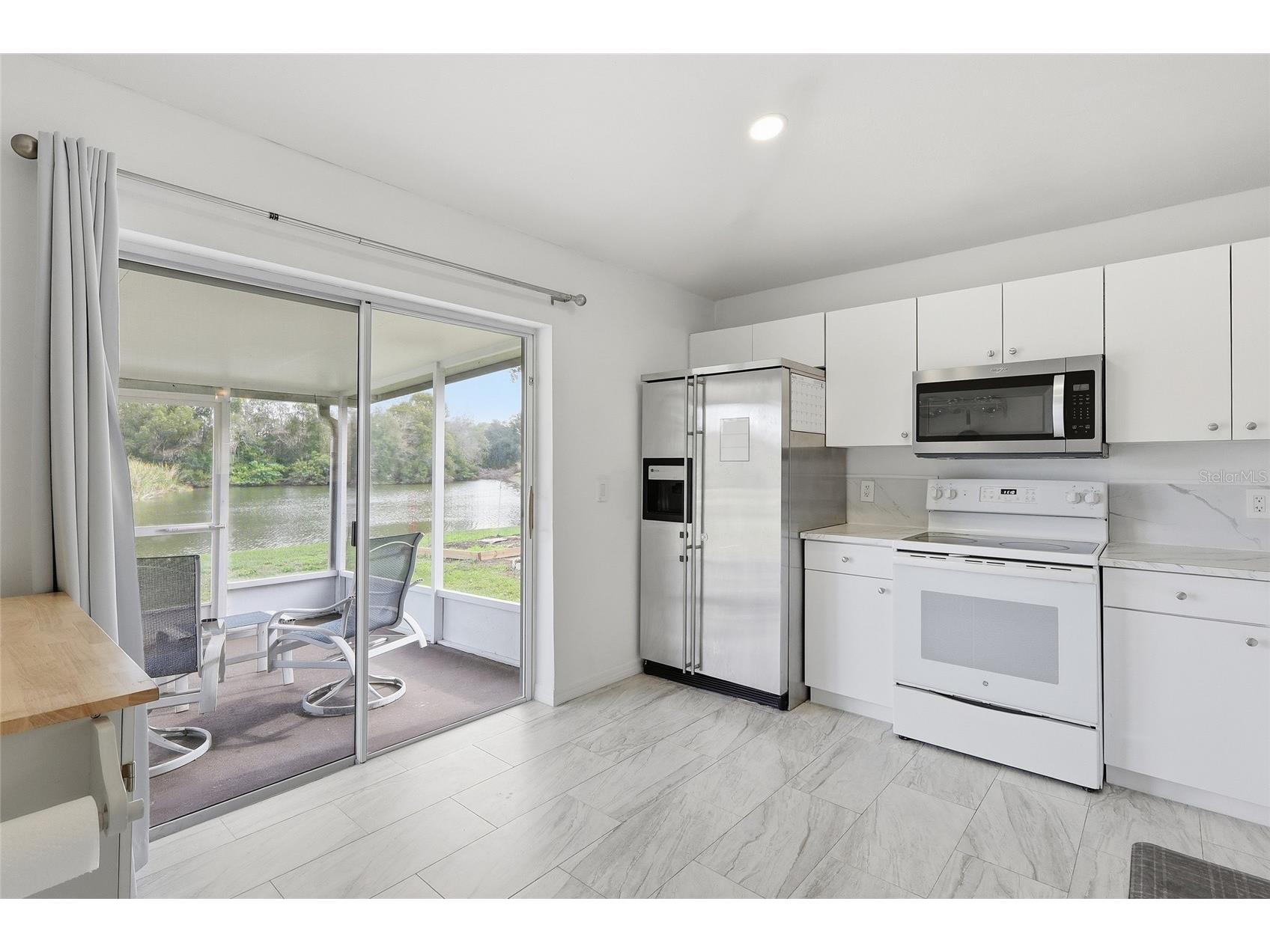 1048 Lake Shore Ranch Drive Seffner FL 33584 TB8464851 image6