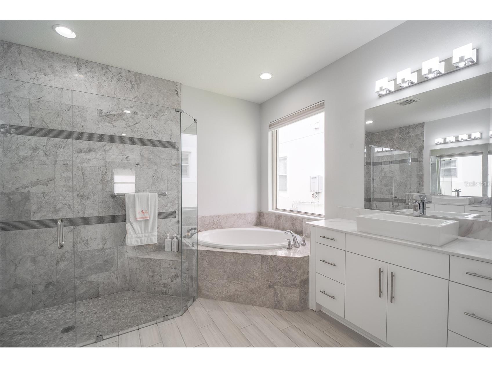 10481 Royal Cypress Way Orlando FL 32836 O6424546 image34