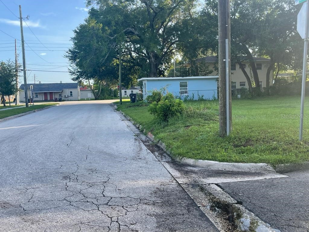 1049 Colyer Street Orlando FL 32805 O6373819 image2