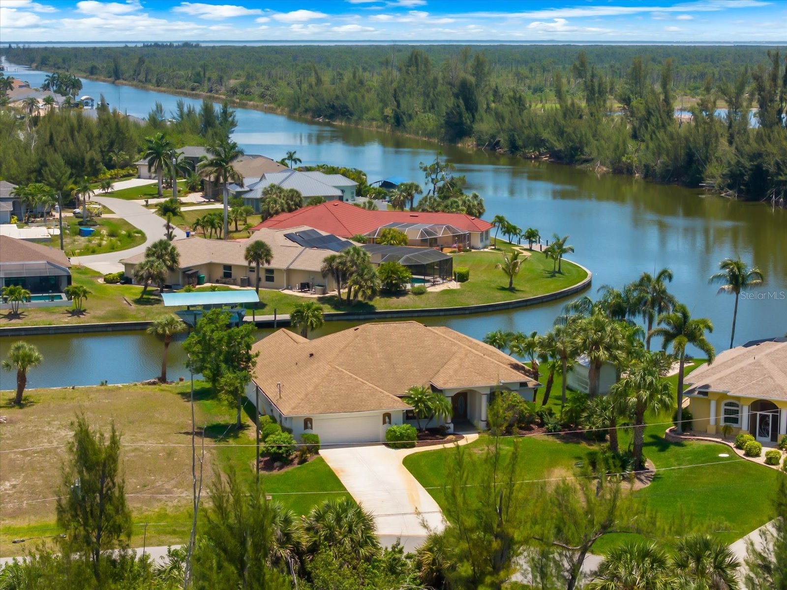 10490 Sunbury Drive Port Charlotte FL 33981 - SUNBURY WATERWAY D6147425 image1