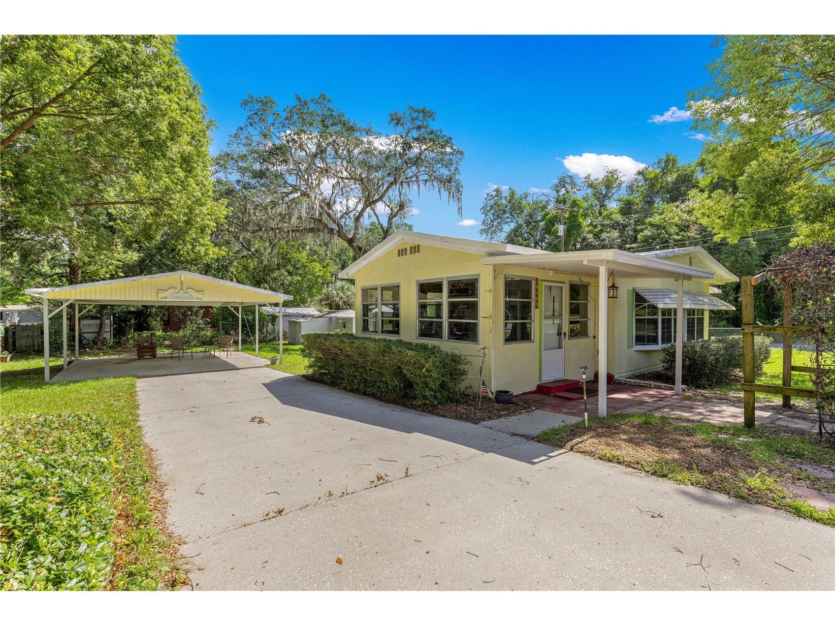 10495 SE 130th Lane Ocklawaha FL 32179 OM725283 image1