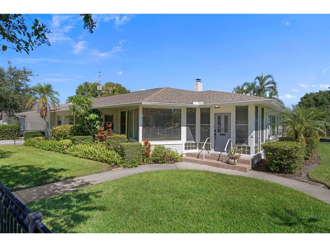 105 17th Avenue NE Saint Petersburg FL 33704 TB8437853 image1