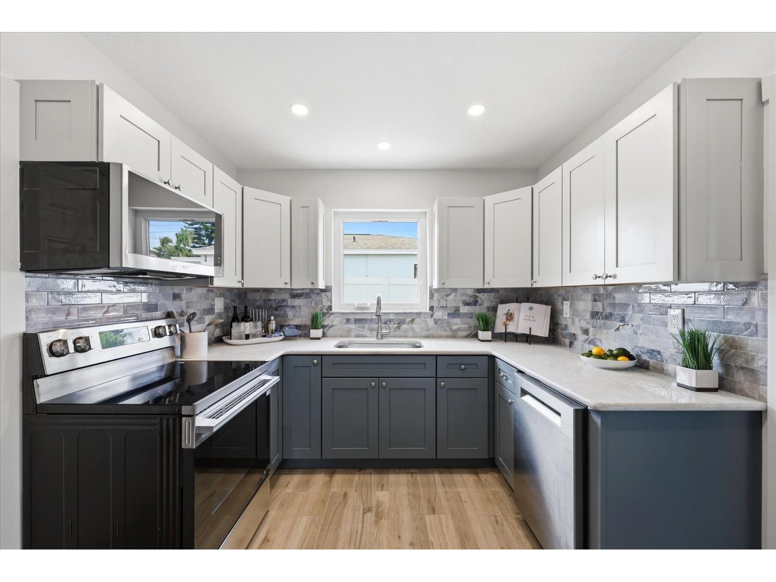 105 3rd Street Belleair Beach FL 33786 TB8488809 image18